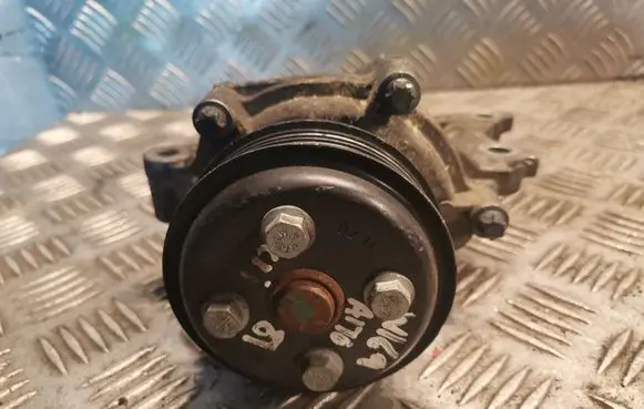 Mercedes-Benz A W169 Water pump 6402010001