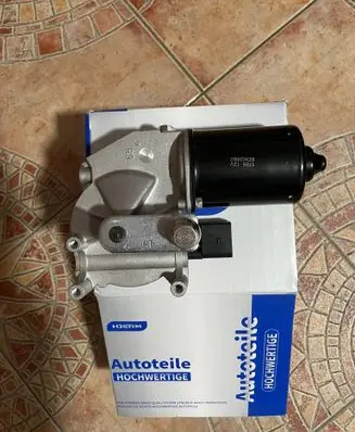 BMW 5 E60 E61 Wiper motor 61617194