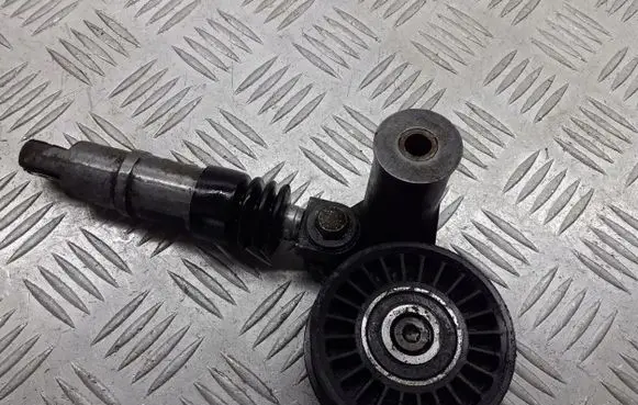 Volkswagen PASSAT B5.5 Alternator belt tensioner pulley F-23470909