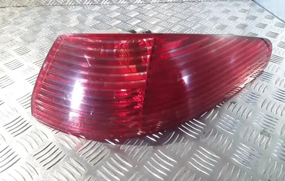 Peugeot 607 Rear/tail lights