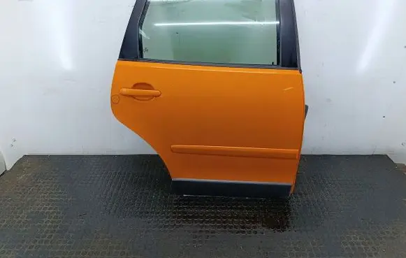 Volkswagen Polo IV 9N3 Rear door