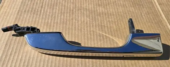 Rolls-Royce Cullinan Loading door exterior handle/bracket 