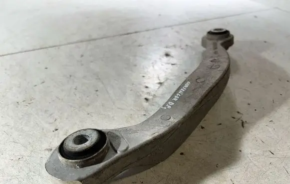 Dodge Challenger Rear control arm 68210524AA