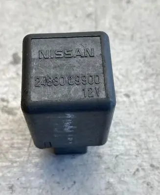 Nissan X-Trail T30 Other relay 24330c9900