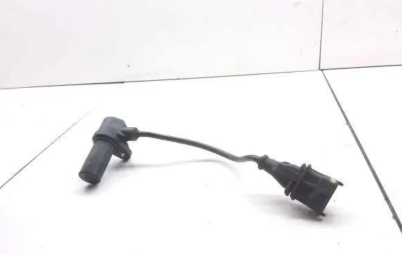 Opel Astra H Crankshaft position sensor 0281002717
