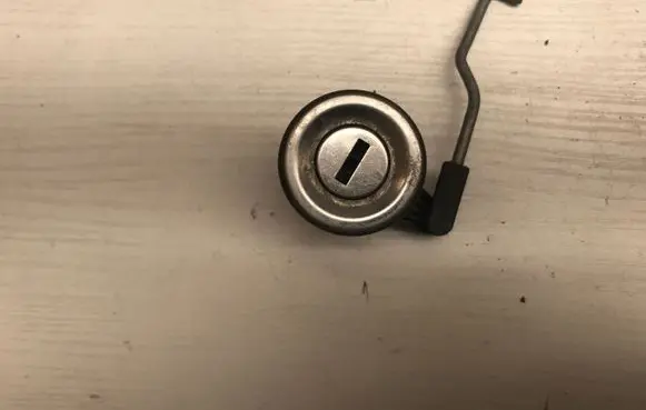 Fiat Punto (188) Front door lock (next to the handle) 