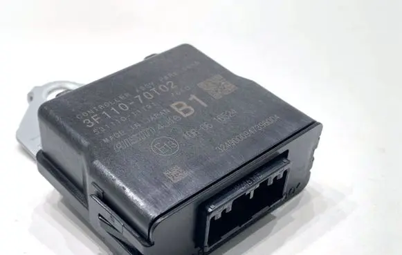 Suzuki Swift IV Parking PDC control unit/module 3F11070T02