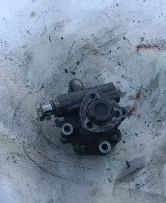 Volkswagen Golf IV Power steering pump