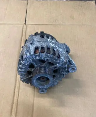 BMW 5 F10 F11 Generator/alternator 7803724 2543403B 8S011