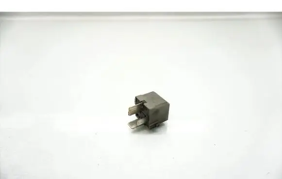 Mercedes-Benz Sprinter W901 W902 W903 W904 Fuse A0025422619