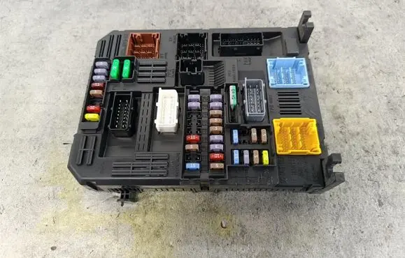 Peugeot 5008 Fuse box set 