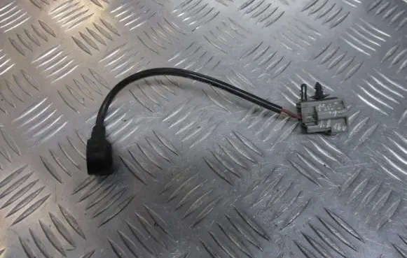 Ford Mondeo Mk III Detonation knock sensor 1S7A-12A699-BB