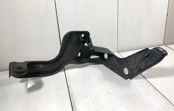 Audi A6 S6 C6 4F Intercooler pipe mounting bracket 4F0145814