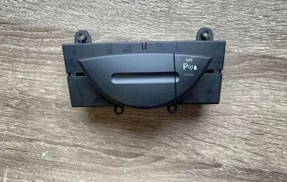Mercedes-Benz E W211 Parking (PDC) sensor switch 2118216958