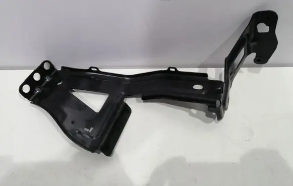 Audi e-tron Fender mounting bracket 4KE803504
