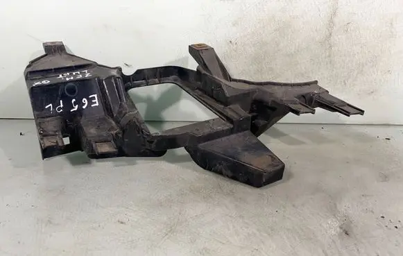 BMW 7 E65 E66 Headlight/headlamp mounting bracket 61698