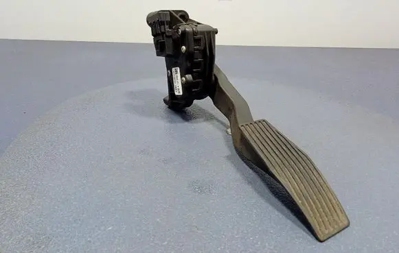 Opel Astra H Accelerator throttle pedal 9157998