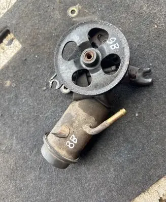 Toyota Yaris Verso Power steering pump 