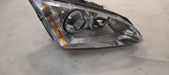 Ford Focus Headlight/headlamp 4M5113099FD 1679F 10179