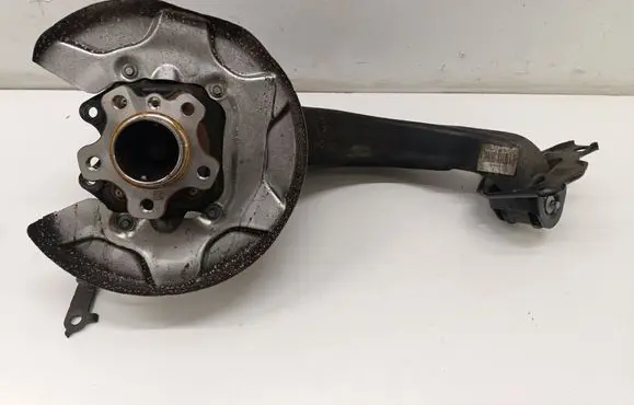 BMW iX1 Rear wheel hub 6889528