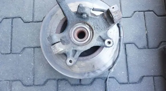 Opel Movano A Front wheel hub spindle knuckle SKO71780