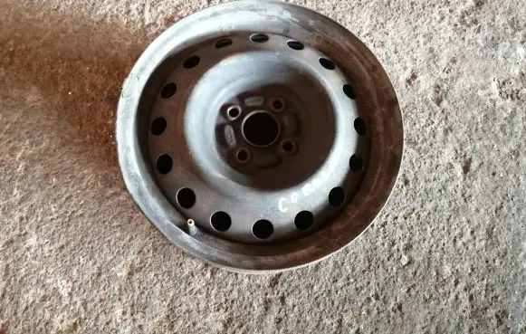 Toyota Corolla E120 E130 R15 steel rim 2150660