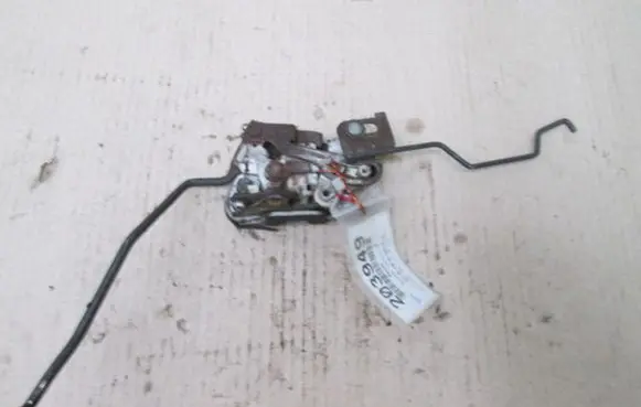 Hyundai Elantra Front door lock