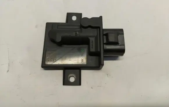 Land Rover Range Rover Velar Fuel pump relay lk62-9d370-bb