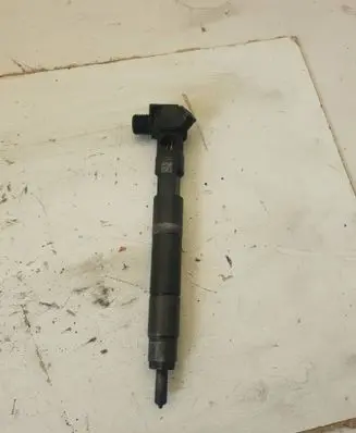 Mercedes-Benz E A207 Fuel injector 28308779 A6510703287