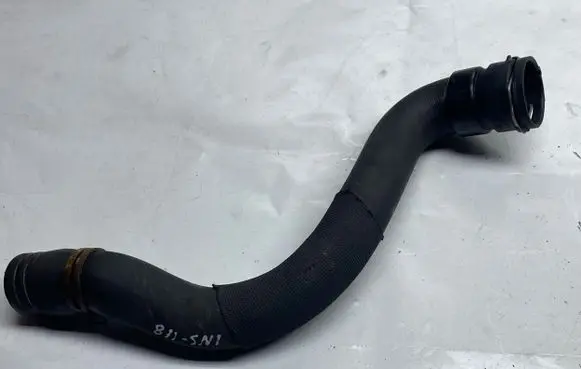 Opel Insignia A Engine coolant pipe/hose