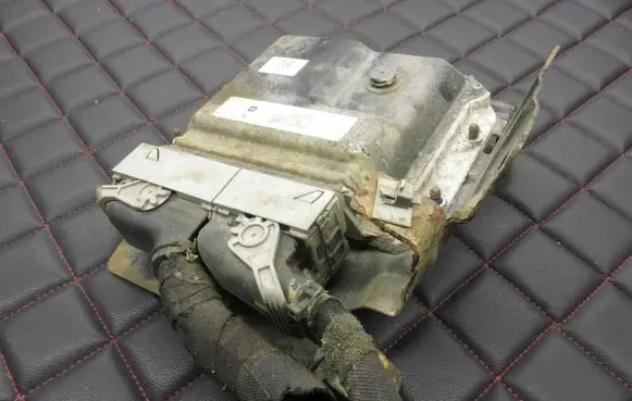 Opel Astra H Engine control unit/module 275820467301 55572800 MB2758009923
