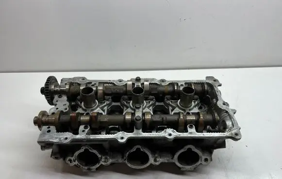 Infiniti FX Engine head R8J13L