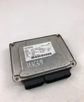 Seat Ibiza III (6L) Engine control unit/module ECU 038906019HT 0281010947