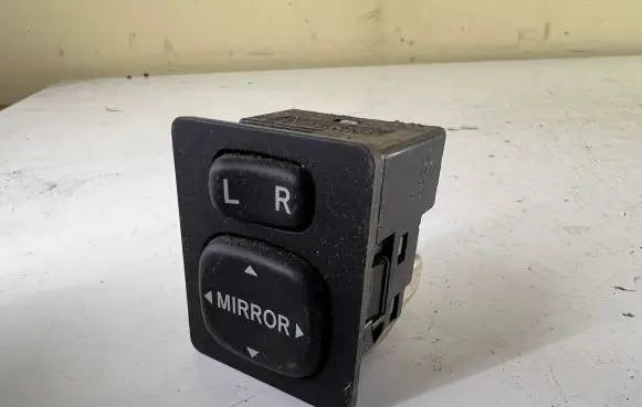 Toyota Yaris Wing mirror switch 769746 183574