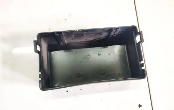 Nissan Almera Tino Fuse box cover 