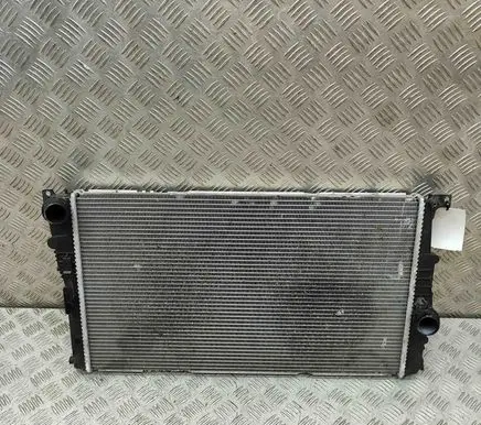 BMW 2 F22 F23 Coolant radiator 8672107