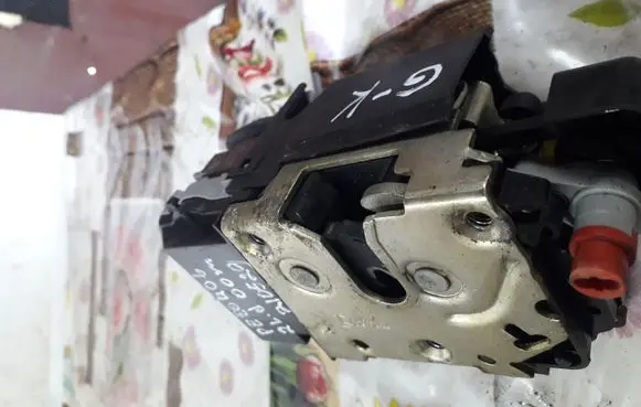 Peugeot 406 Rear door lock