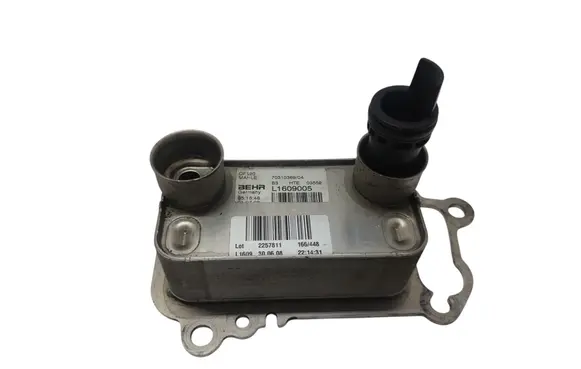 BMW 3 E90 E91 Engine oil radiator L1609005 7031036904 2257811
