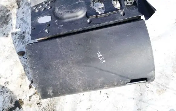Mercedes-Benz GL X164 Glove box