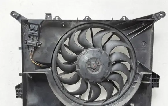Volvo XC70 Radiator cooling fan shroud 0130706838