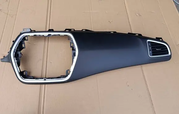 Suzuki SX4 S-Cross Dashboard trim 7351261M10 61M2334