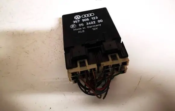 Volkswagen PASSAT B3 Other relay 357906123 05340200