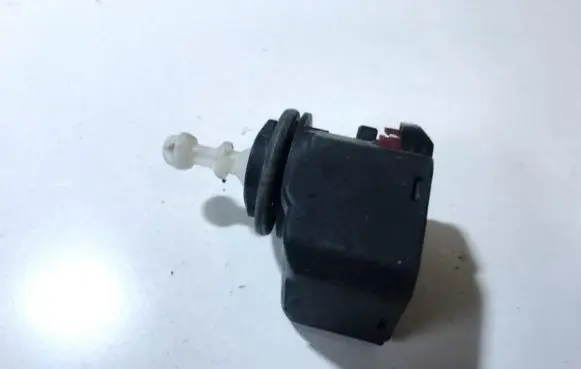 Volkswagen Golf IV Headlight level adjustment motor 008830 008830-10