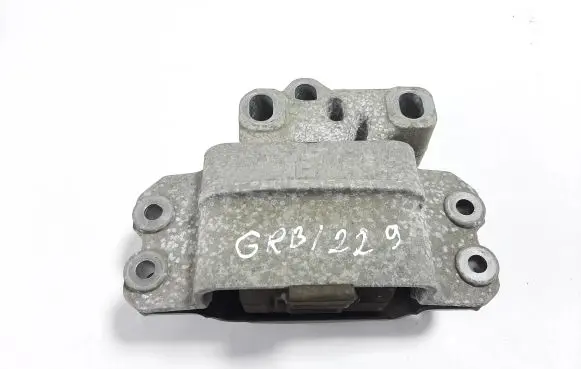 Volkswagen Tiguan Engine mount bracket 5N0199555