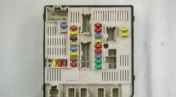 Renault Megane III Fuse module 284B66441R