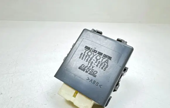 Toyota Avensis T270 Door control unit/module 8597020020 0515004140