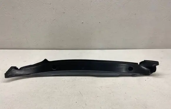 Volkswagen Polo VI Fender end trim 2G0821112A