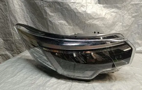 Renault Trafic III (X82) Headlight/headlamp 260102899R