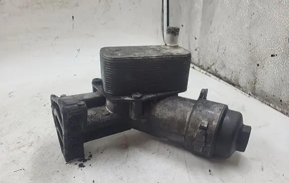 BMW 3 E46 Oil filter mounting bracket 6740373126