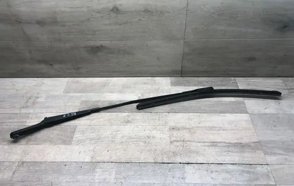 Audi A6 C7 Front wiper blade arm 4G1955408D